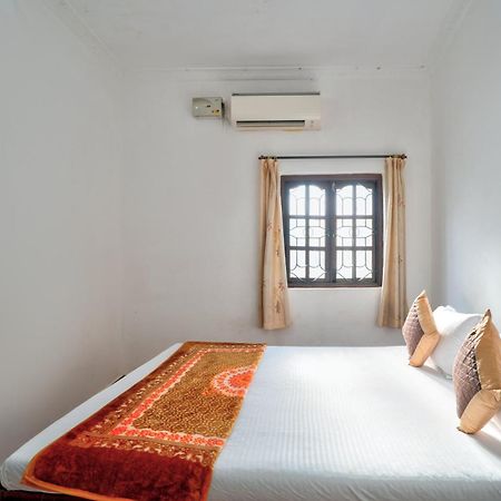 Om Sai Guest House Калангуте Екстериор снимка