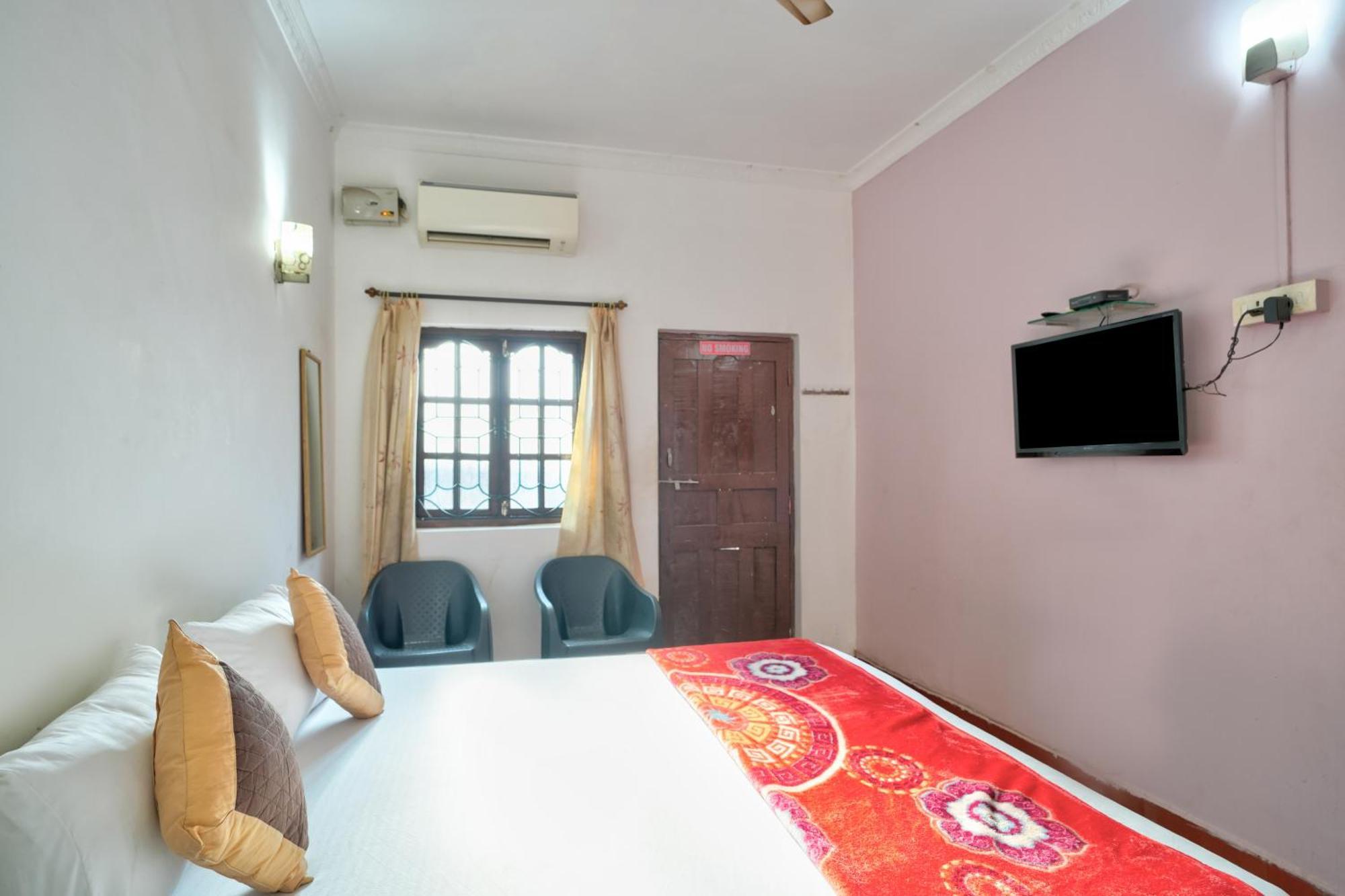 Om Sai Guest House Калангуте Екстериор снимка