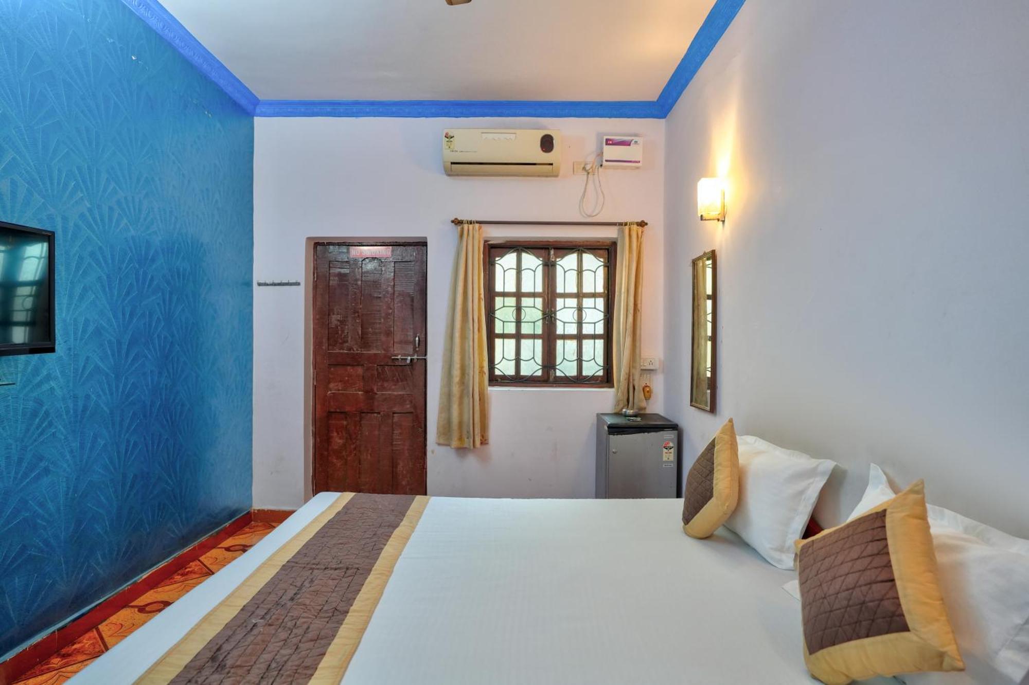 Om Sai Guest House Калангуте Екстериор снимка