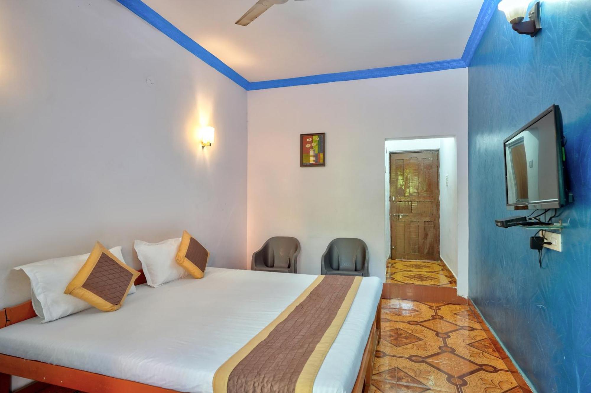 Om Sai Guest House Калангуте Екстериор снимка