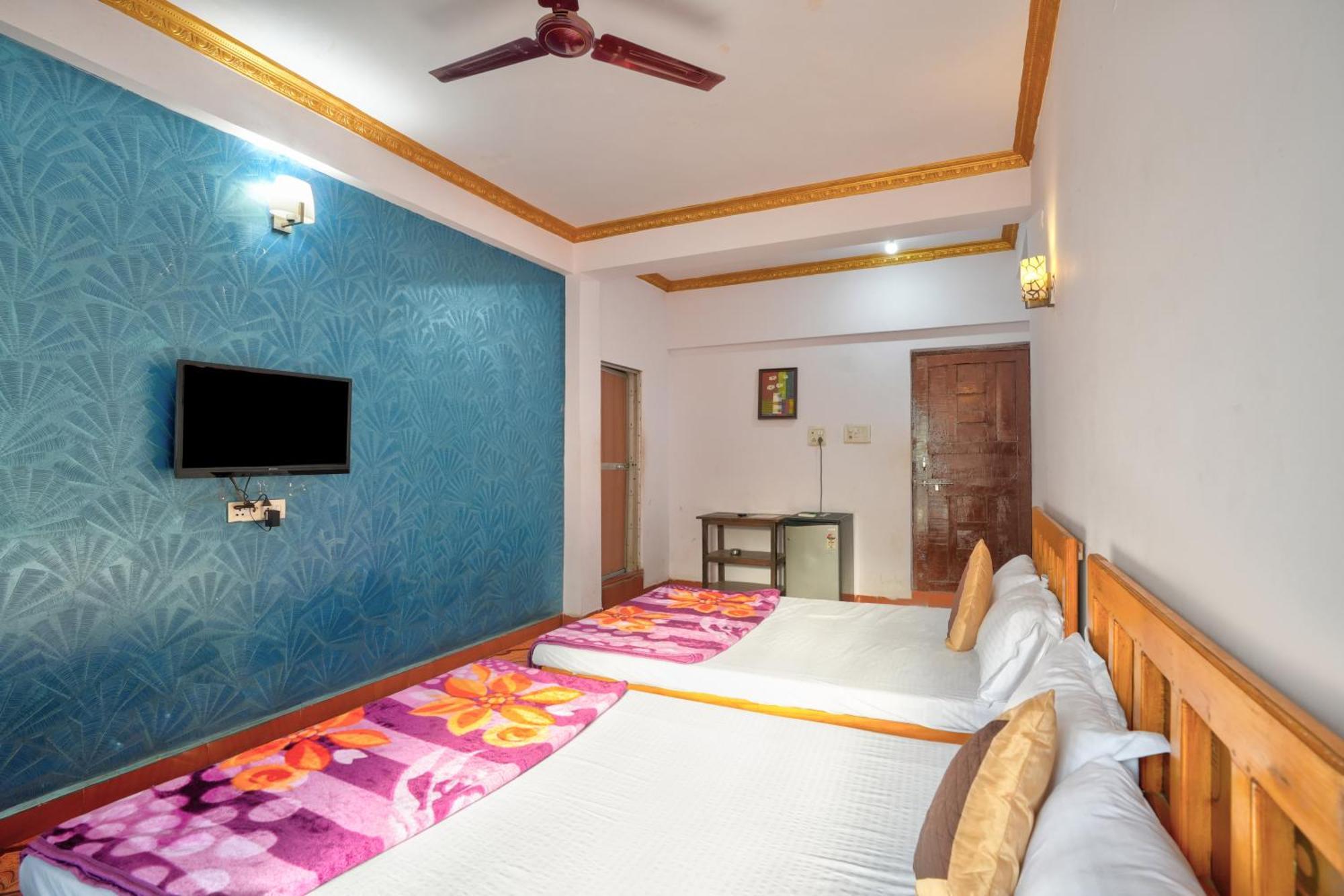 Om Sai Guest House Калангуте Екстериор снимка